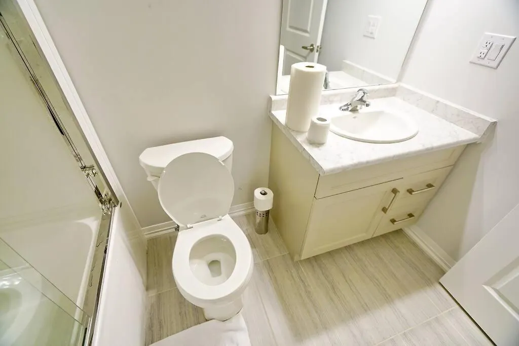 Beautiful And Unique Home In Niagara Apartamento