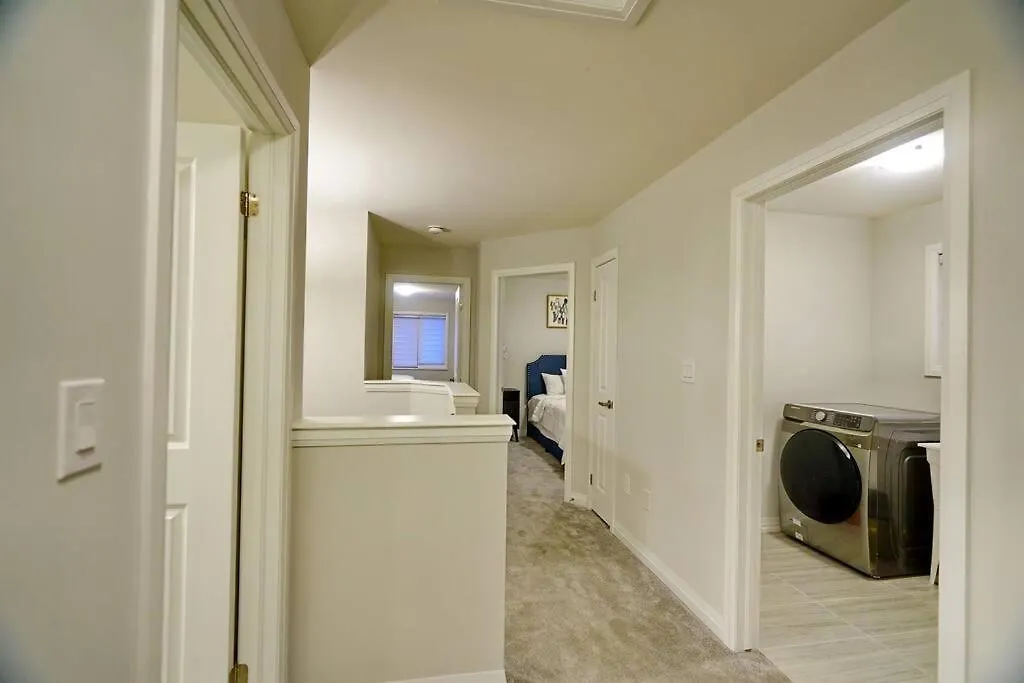 Beautiful And Unique Home In Niagara Apartamento